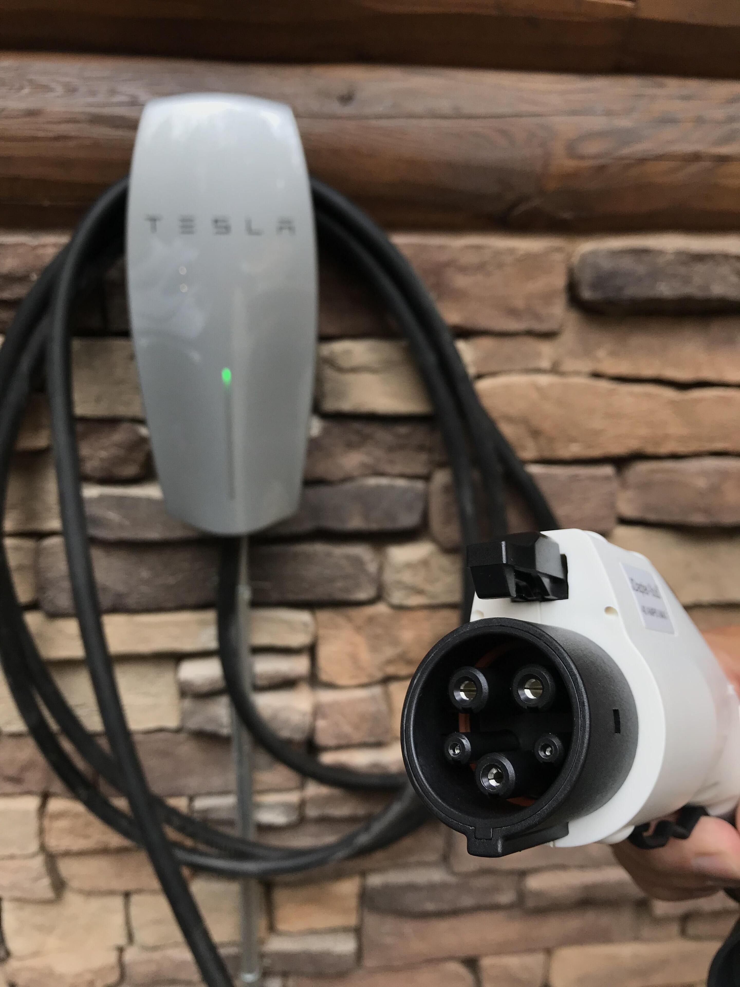 Unique, Secluded, Luxury Log Cabin in the Gold Country w/EV Charger