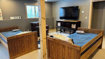 6 bedrooms, WiFi, bed sheets