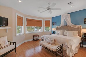 4 bedrooms, desk, iron/ironing board, travel crib - Adorable Home less then a Block to Gulf W/Private heatable Pool! (Destin)