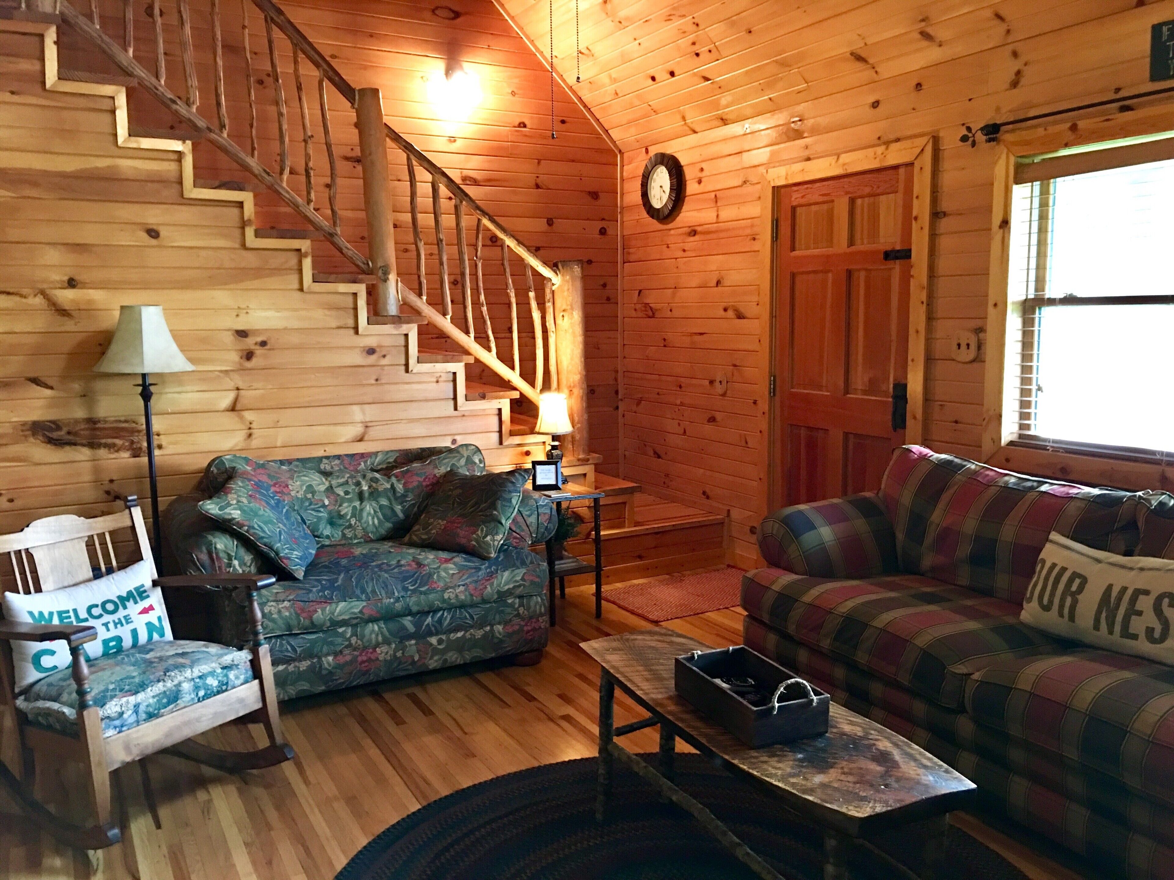 A Nesting Place - Beautiful 3 level cabin