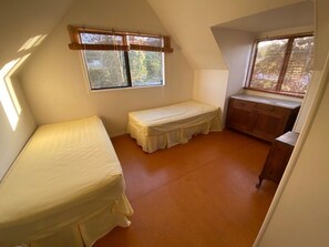 2 bedrooms, desk, travel crib - Riverfront Cottage Waipu (Waipu)