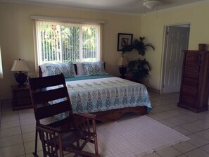 3 habitaciones, tabla de planchar con plancha, internet y ropa de cama 