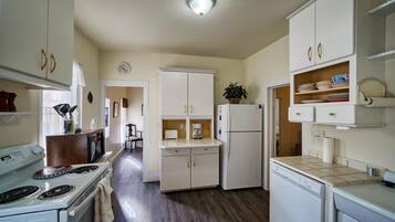 Réfrigérateur, micro-ondes, four, lave-vaisselle