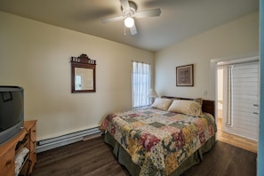 2 chambres, fer et planche à repasser, Wi-Fi gratuit, draps fournis