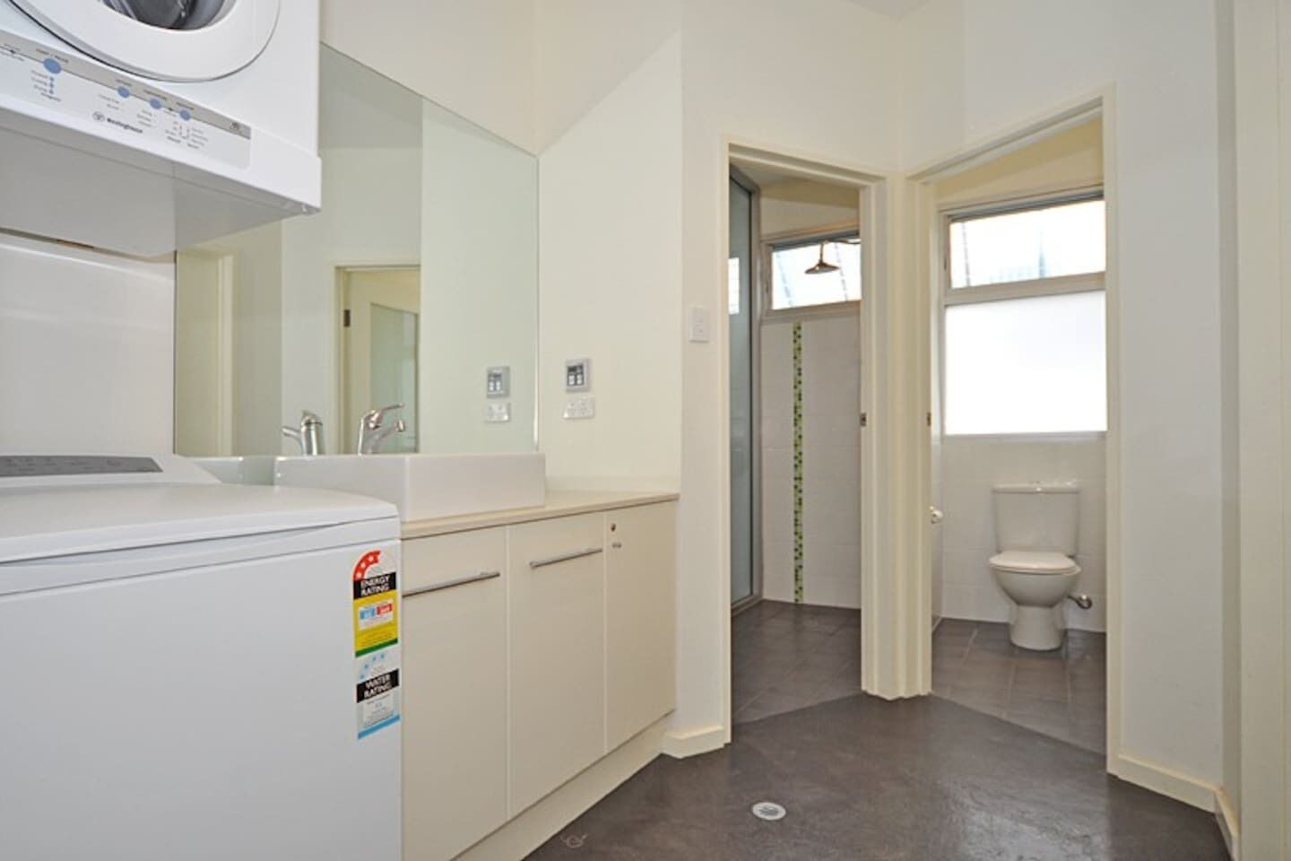 120 Seagull Hayborough Wi-Fi Beach Pet Friendly — image 15