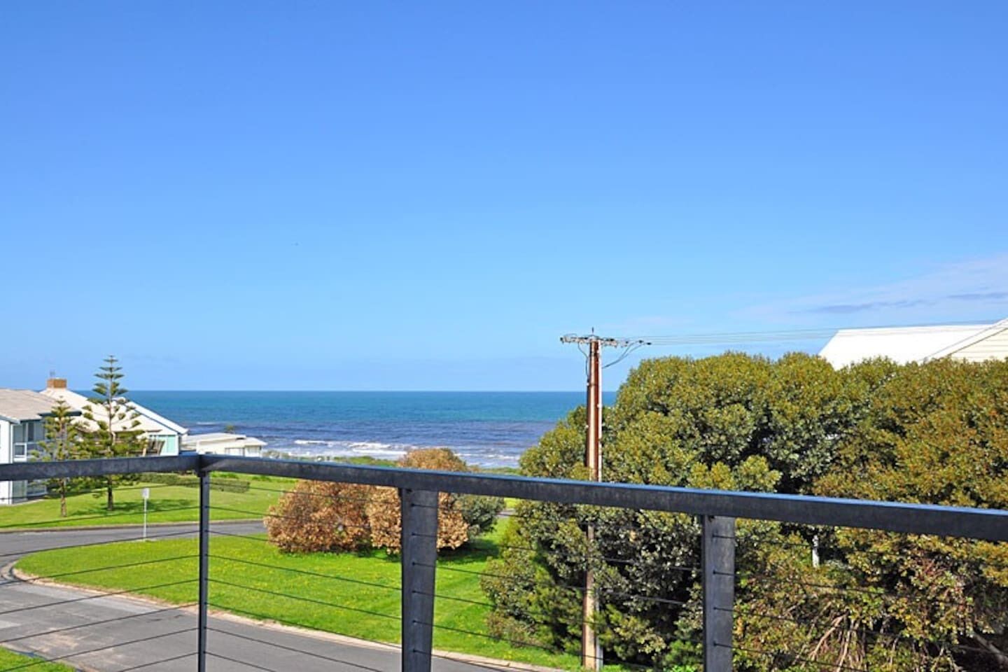120 Seagull Hayborough Wi-Fi Beach Pet Friendly — image 5
