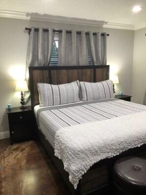 4 soverom, strykejern/-brett, wi-fi (inkludert) og sengetøy