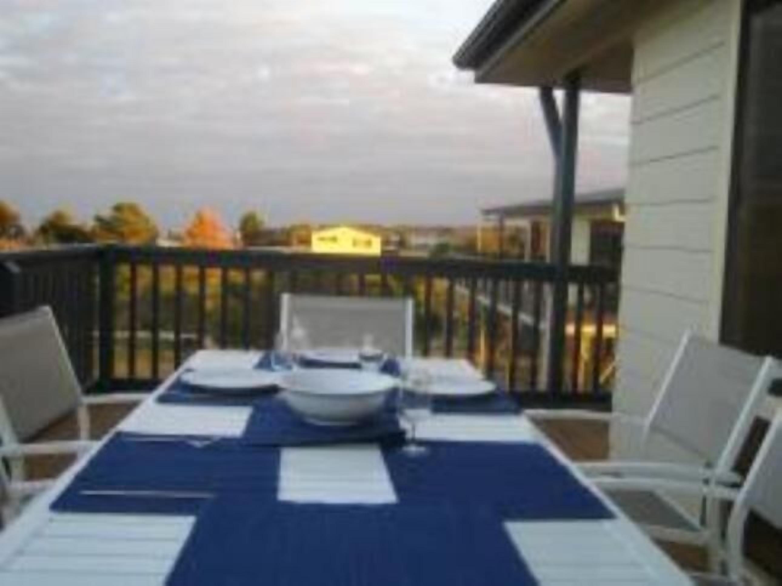 4 bedroom holiday house Port Julia with seaviews — image 3