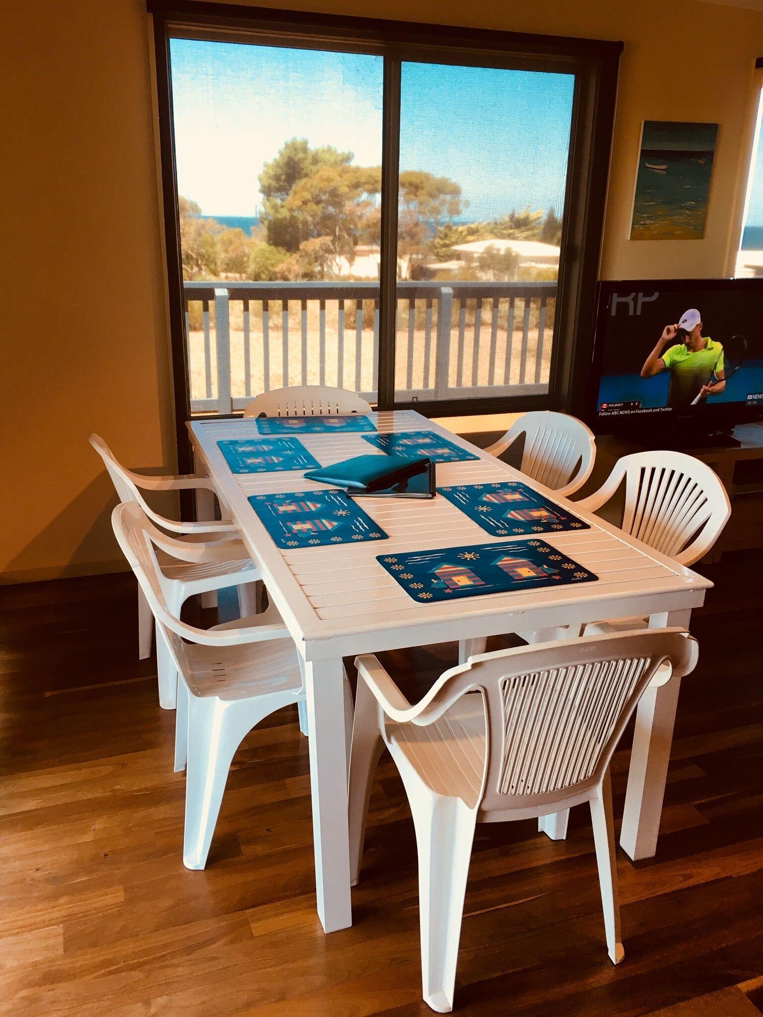 4 bedroom holiday house Port Julia with seaviews — image 12
