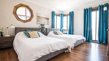 3 chambres, matelas mémoire de forme, bureau, fer et planche à repasser