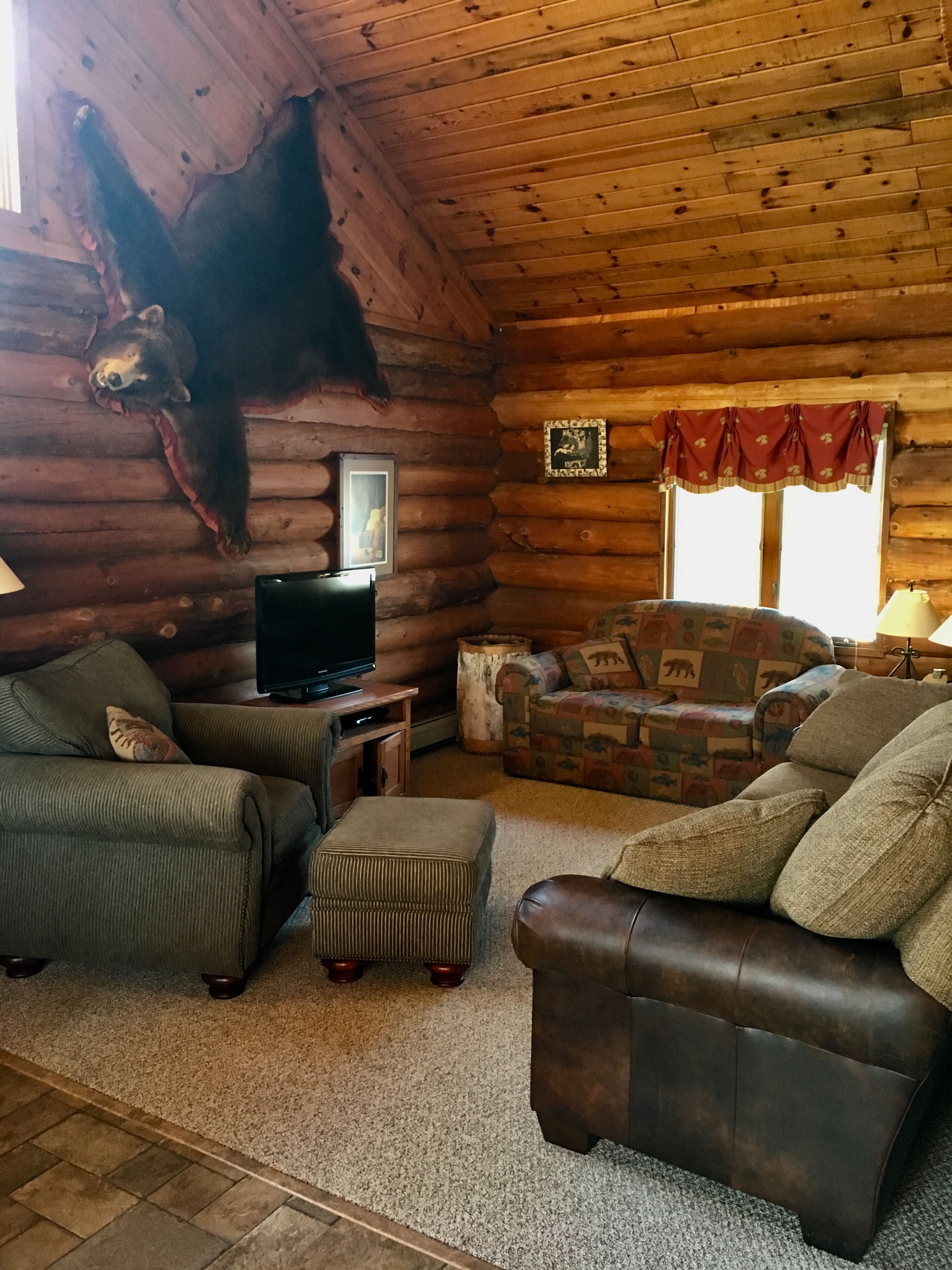 Private Log Lodge Nestled In Chippewa National Forest On Secluded Lake.