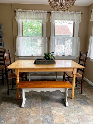 Dining - Short Sands Beach is a 5-Minute Walk. Dates Available! Memorial Day Weekend Open (York)