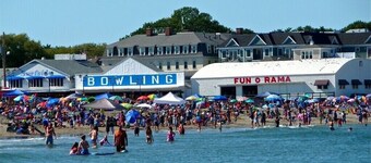 Short Sands Beach is a 5-Minute Walk. FALL BOOKING IS OPEN.