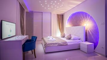 8 Schlafzimmer, Zimmersafe, Bügeleisen/Bügelbrett, WLAN