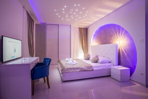 8 bedrooms, in-room safe, iron/ironing board, WiFi