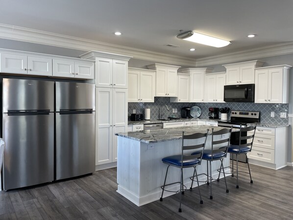 Fridge, microwave, oven, stovetop - Spacious 8 BR 7 Bath Beach House, 6 Balconies, Own Pool/Spa, 2 Min Walk to Beach (North Myrtle Beach)
