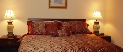 4 Schlafzimmer, Schreibtisch, schallisolierte Zimmer