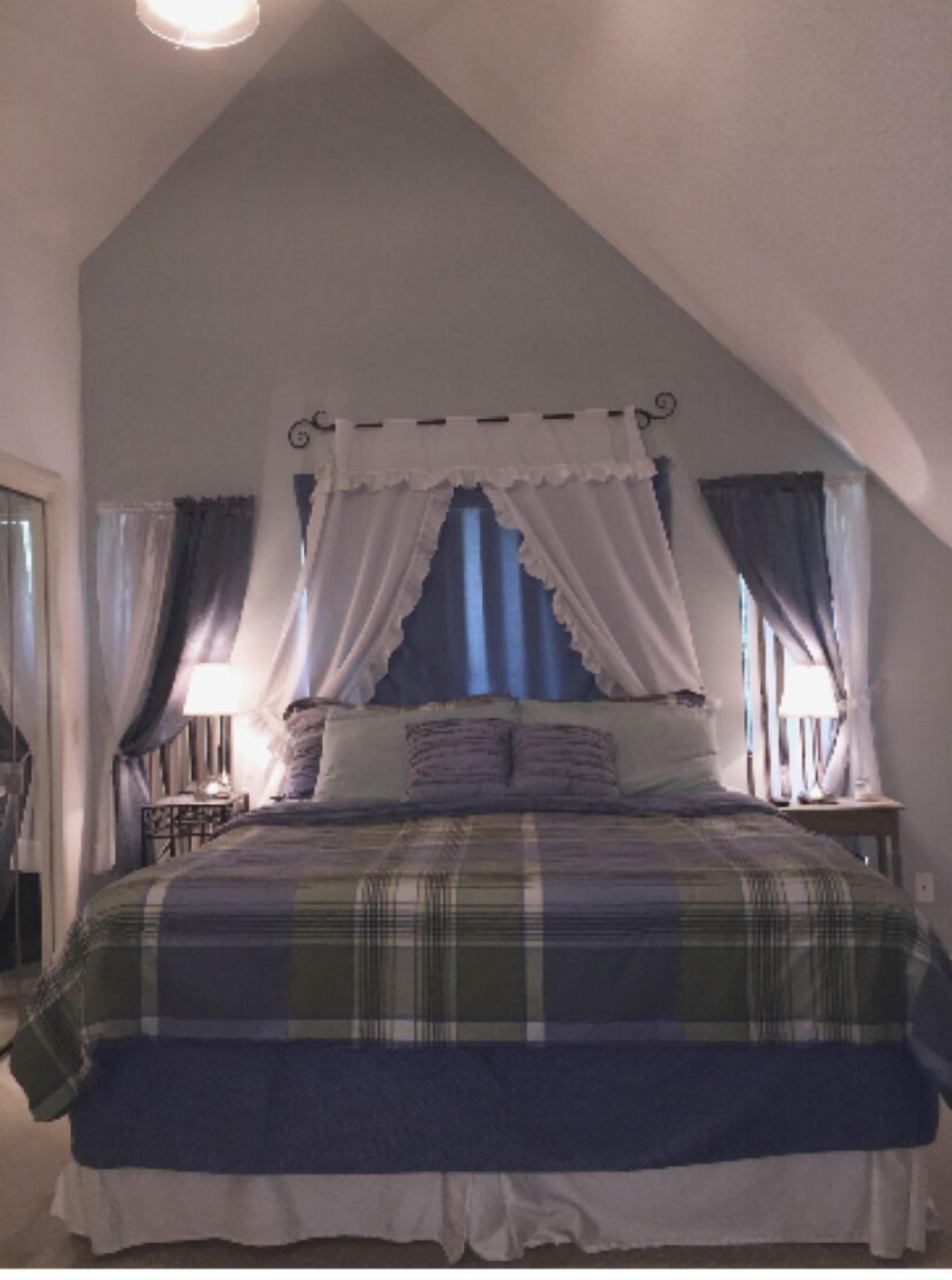  Private Fenced-In Pool Home / pet friendlySpacious and fully equipped. 