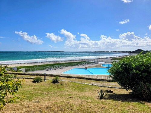 Premier Ocean Front Luxury Studio  SUMMER SPECIAL SAVE 10% UPON BOOKING 
