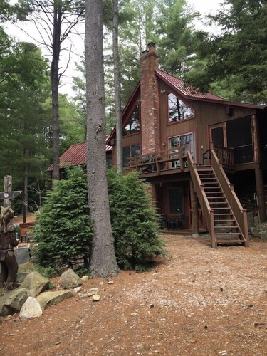 Charming 4 Bedroom Home In Lake Luzerne. 10 miles to Lake George Village.