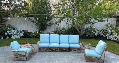 Last minute deal - walk to the beach - 4 bedroom - super cute!