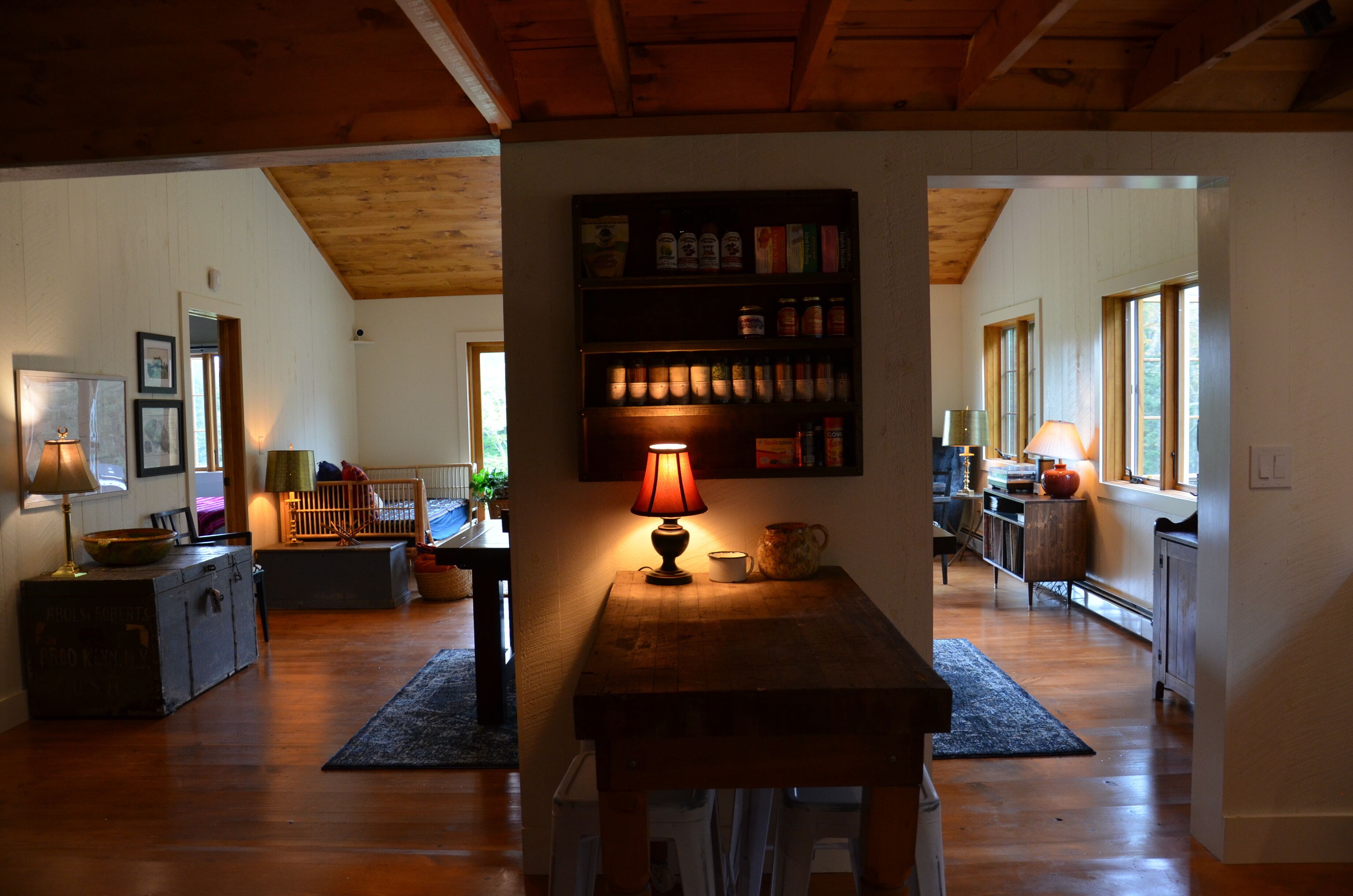 Charming, fully restored Catskills cabin on 10 acres by Hunter/Tannersville