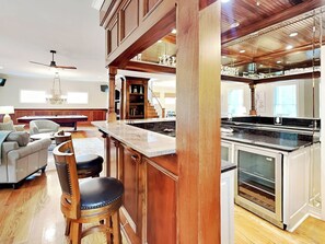 المنشأة من الداخل