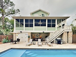 حمّام سبا حة مُدفَّأ