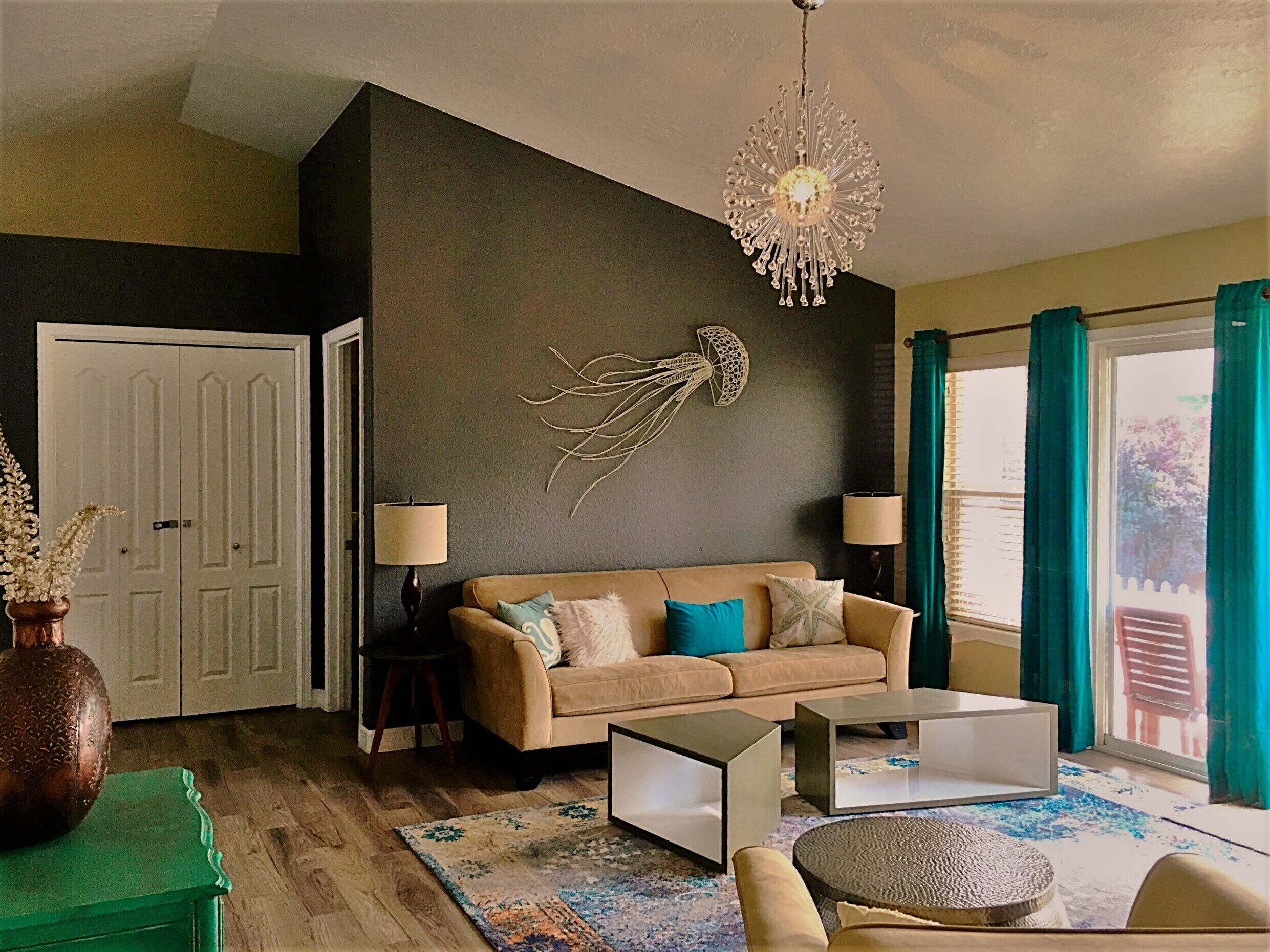  Easy access, BBQ, movie room, heated private pool!