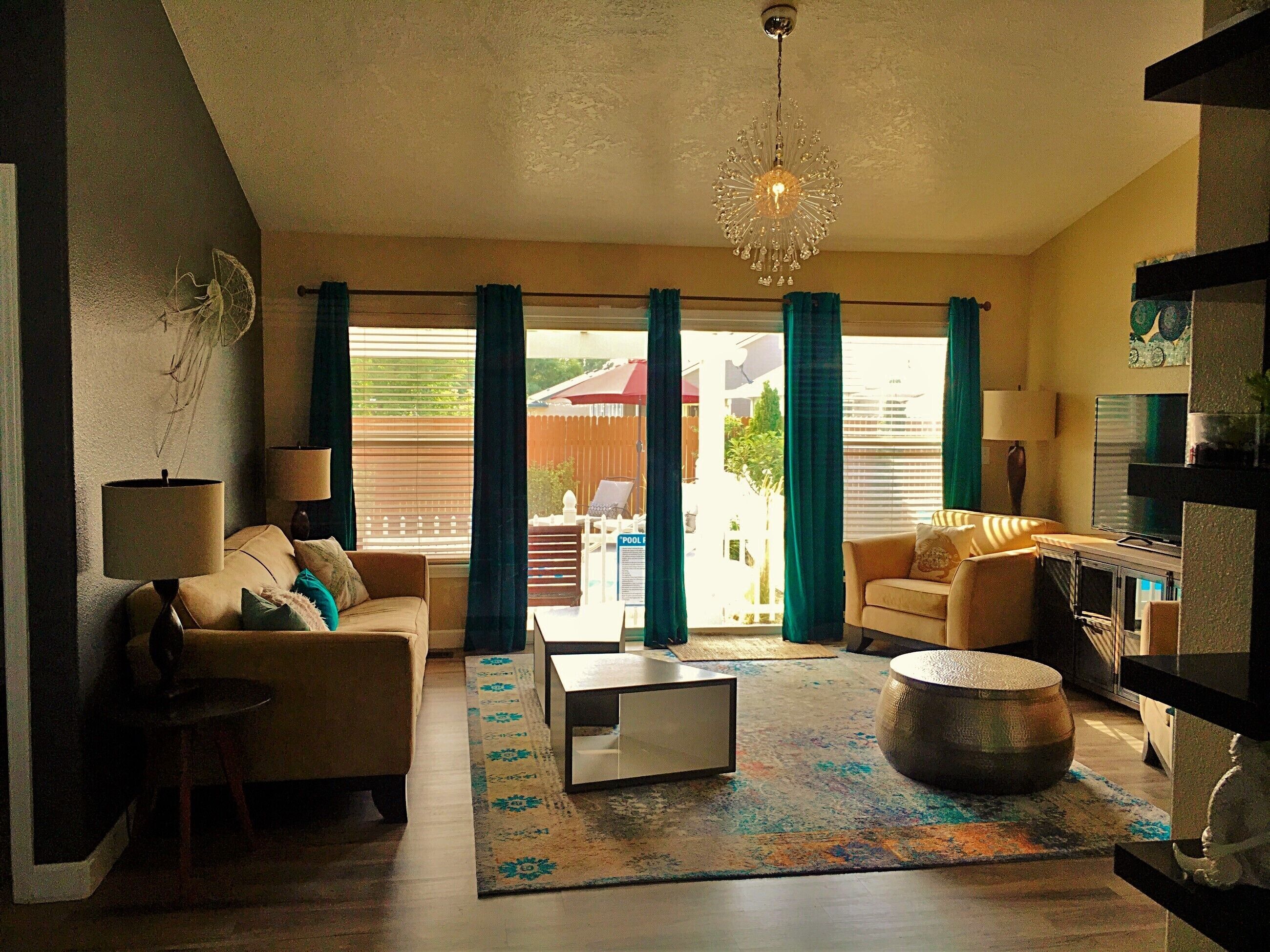  Easy access, BBQ, movie room, heated private pool!