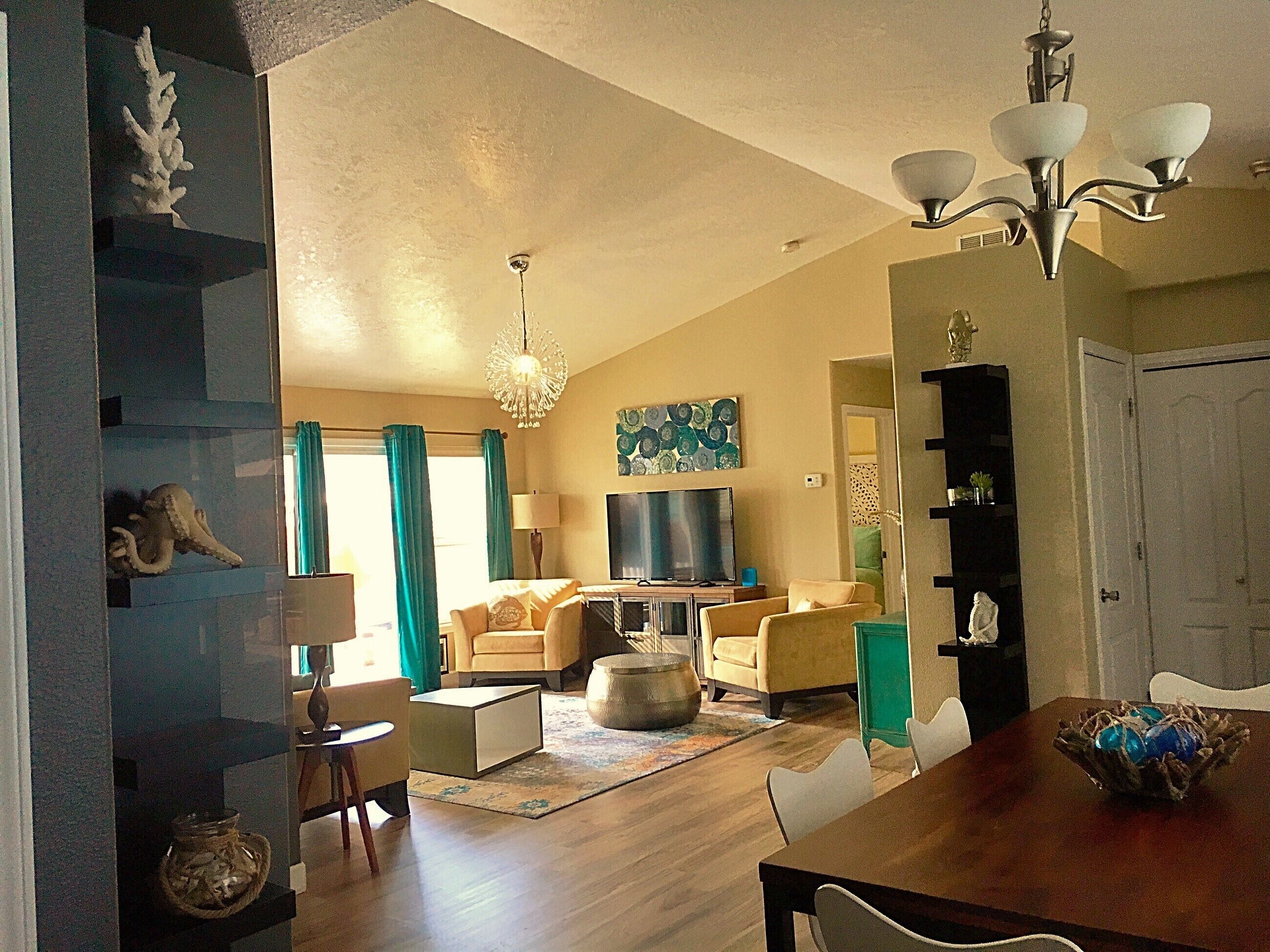  Easy access, BBQ, movie room, heated private pool!