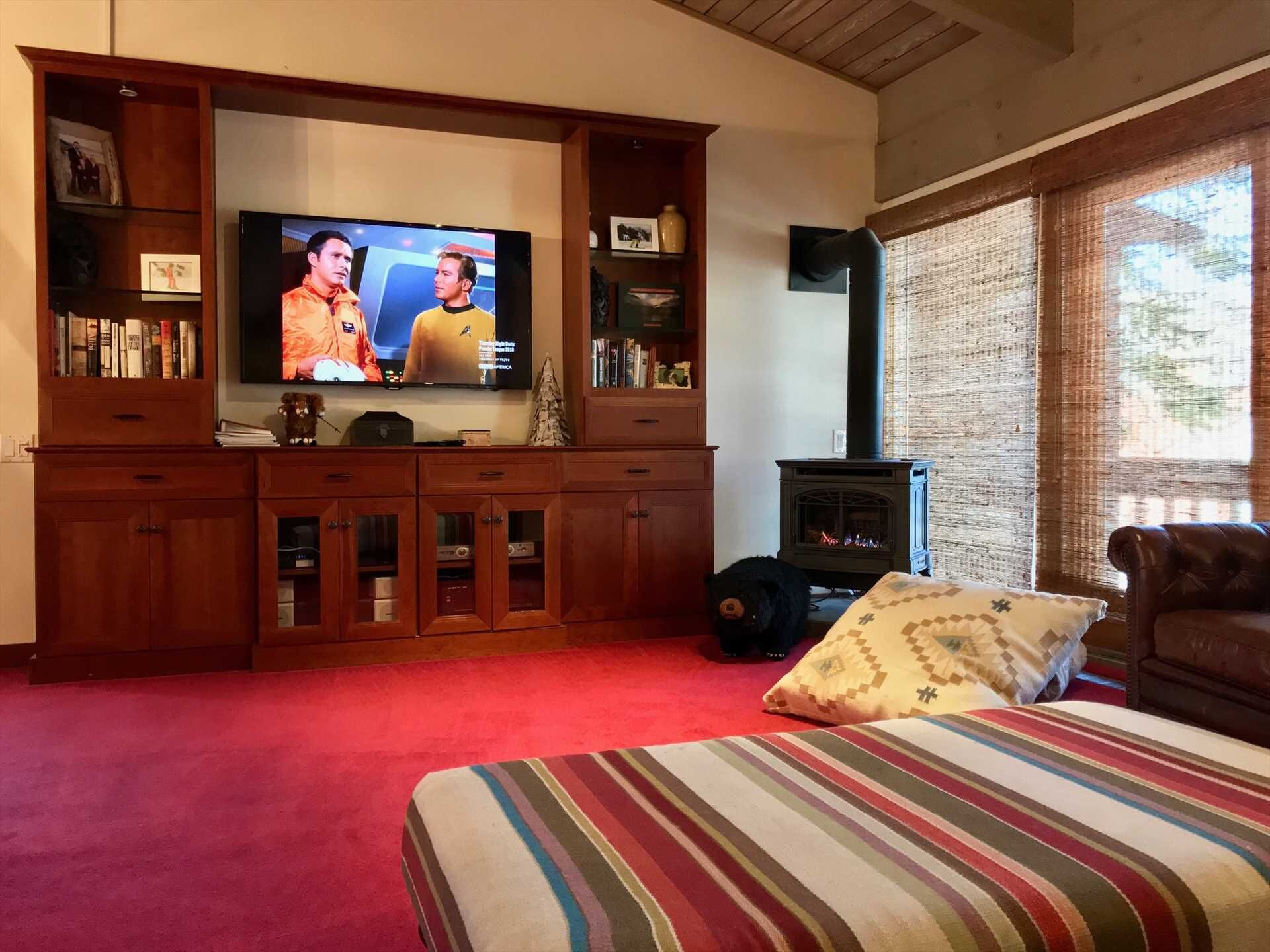 4 Minute Walk to The Village & Gondola!  In Mammoth Estates