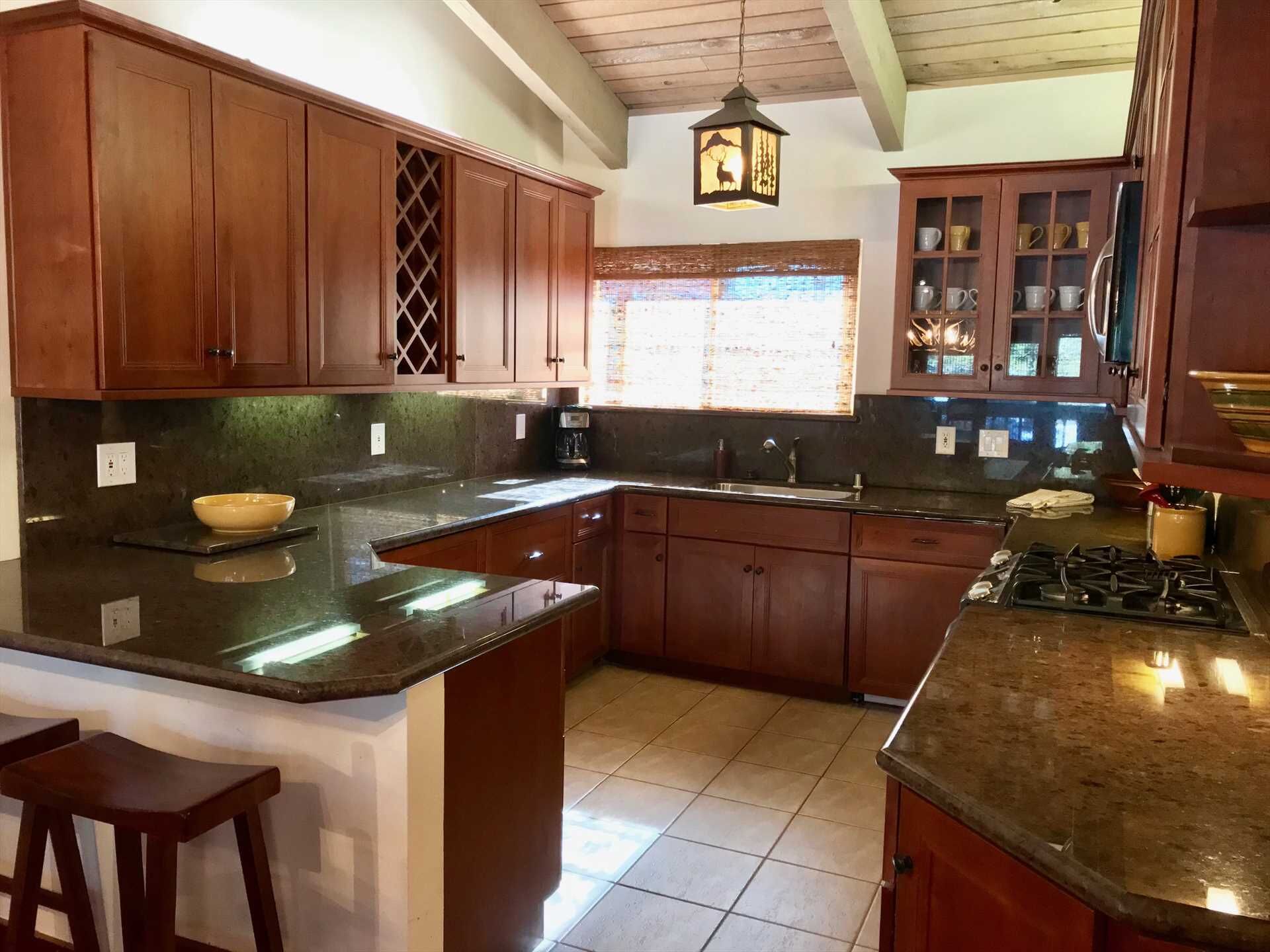 4 Minute Walk to The Village & Gondola!  In Mammoth Estates