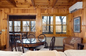 Dining - DunRovin-Open for Bookings! LOW RATES-6 BR, Private, Hot Tub, Wi-Fi, AC (West Jefferson)