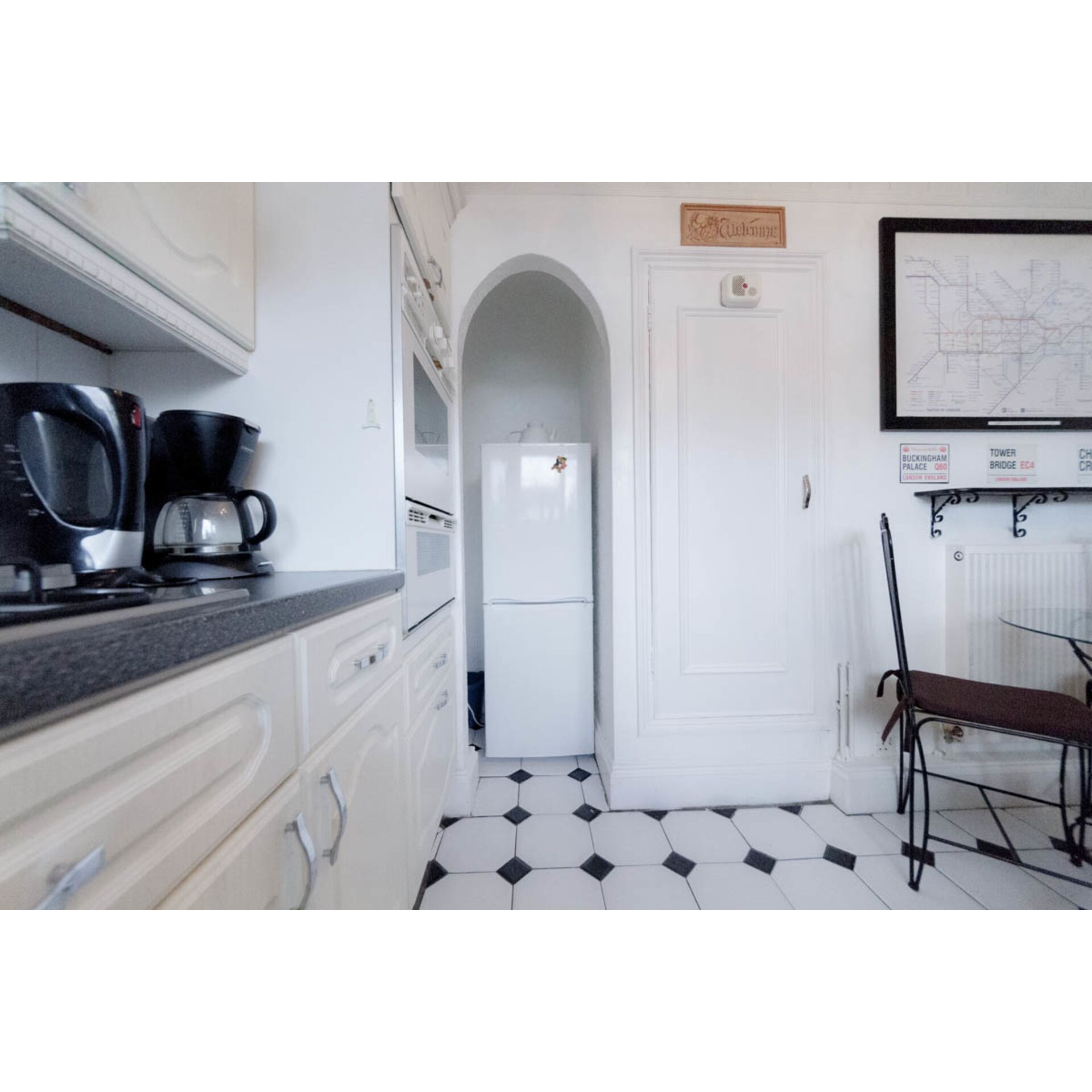 3 Bed 2.5 Bath Apart..30 Mins To City Of London