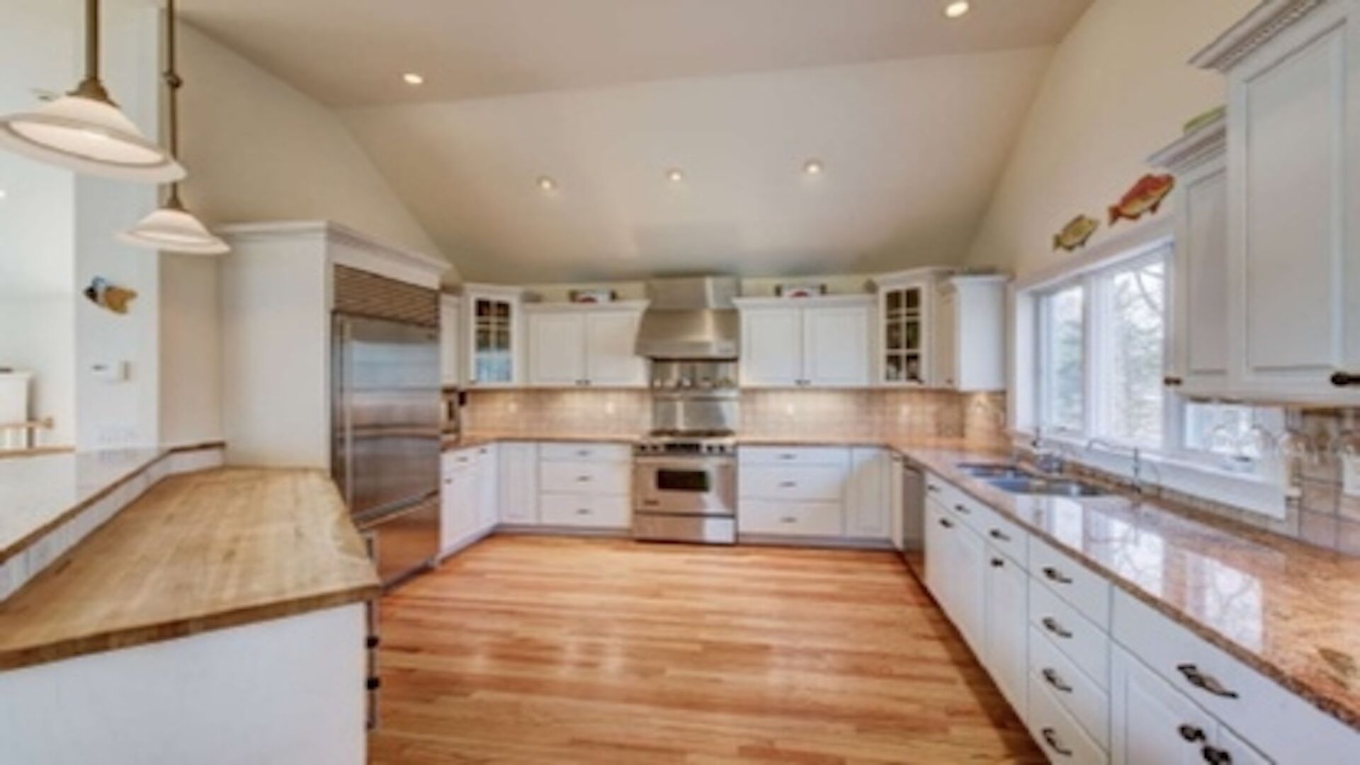 Hither Hills Beach House with Heated Pool and Private Ocean Beach Access