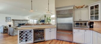 Hither Hills Beach House with Heated Pool and Private Ocean Beach Access