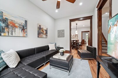 Capitol Hill-SLP 6-Parking-Walk 2 BLK Metro/Cafes