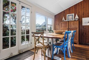 Dining - The Lake Escape Cottage (Long Jetty)