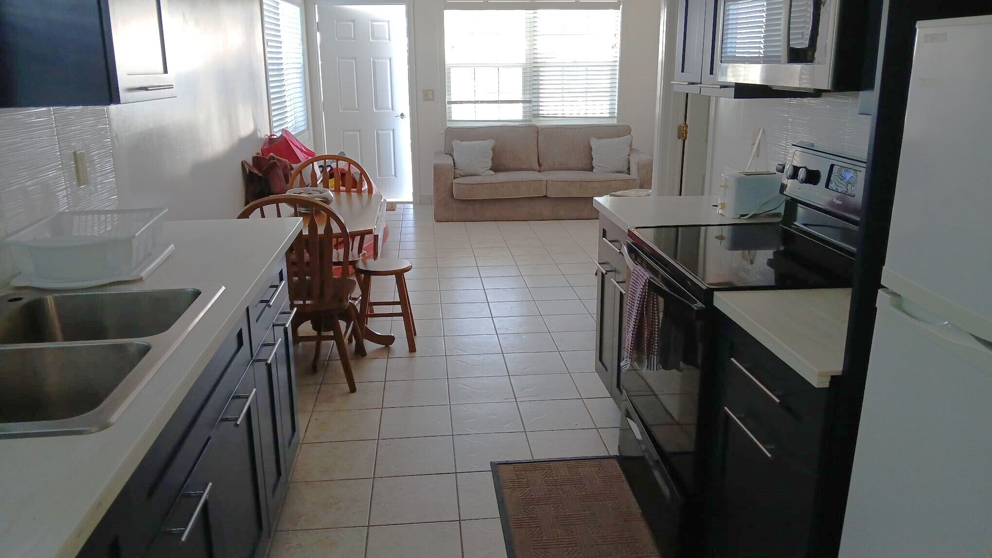 Køleskab, mikrobølgeovn, ovn, kogeplade