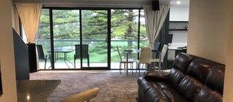 Glenelg Penthouse with BEACH & Park views -wifi parking 