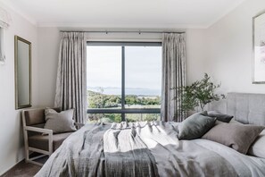 3 bedrooms, iron/ironing board, travel cot, WiFi - Shellback - 75 Acres and Prom Views : Cape Liptrap (Walkerville)