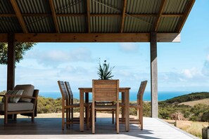 Outdoor dining - Shellback - 75 Acres and Prom Views : Cape Liptrap (Walkerville)