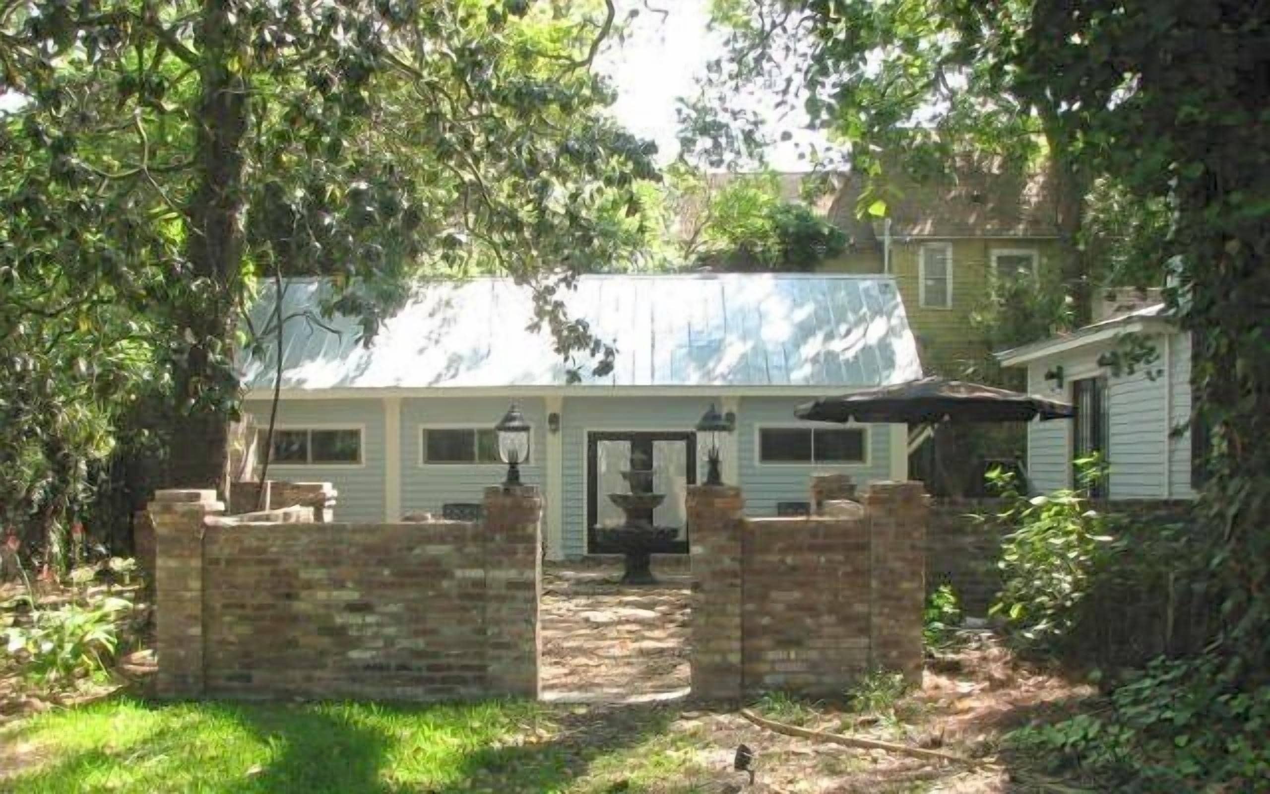 Elegant Southern Cottage/Downtown Pied-a-Terre near Island Beaches