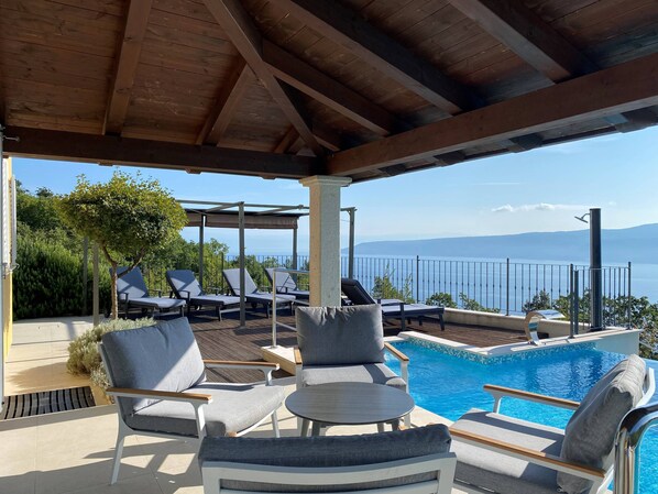 Outdoor pool, pool loungers