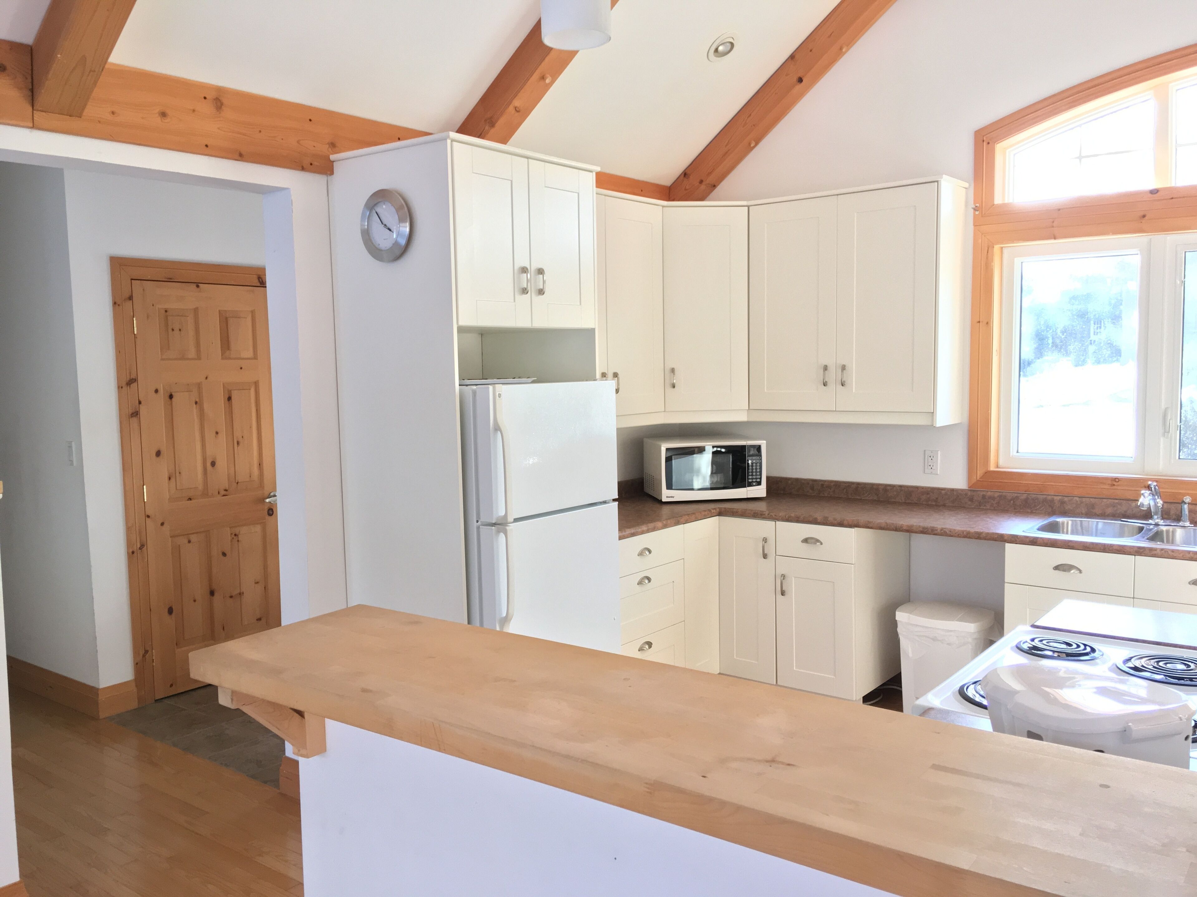 Newly built- Minutes from Beach and Pinery- Access to Outdoor Pool  and Pinery