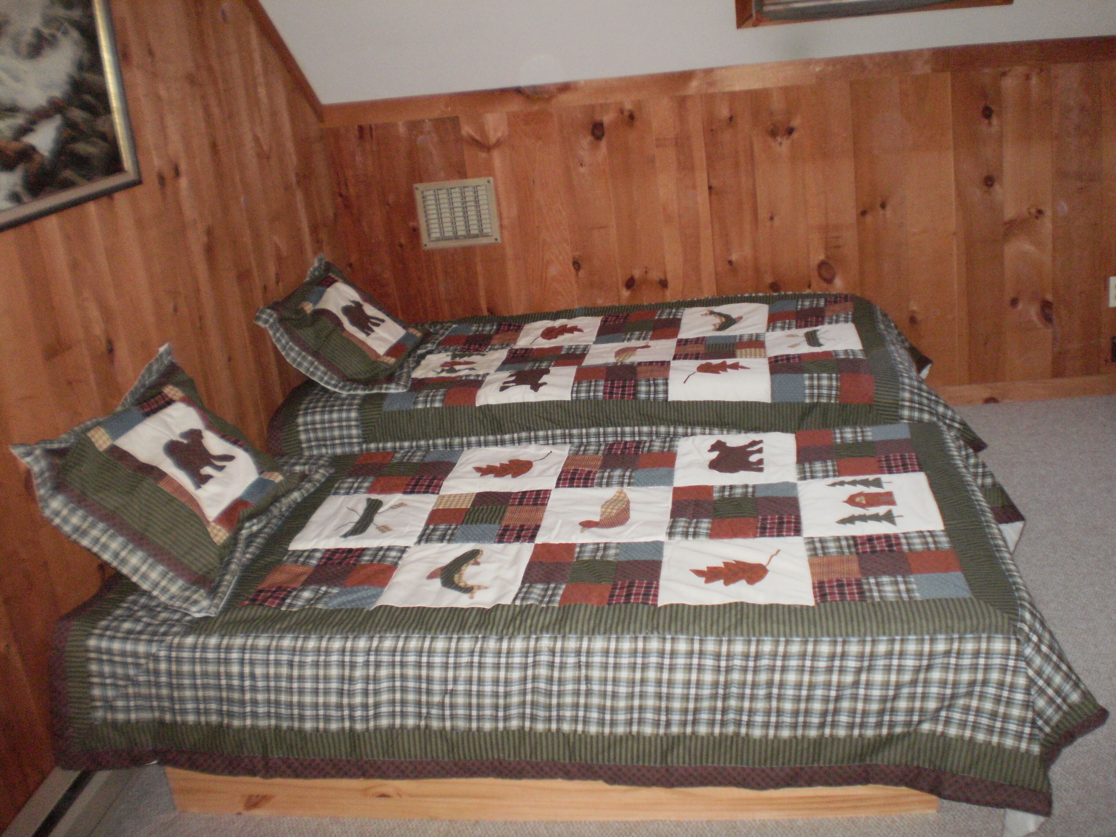 Cozy country house near Mount Snow with outdoor hot tub.