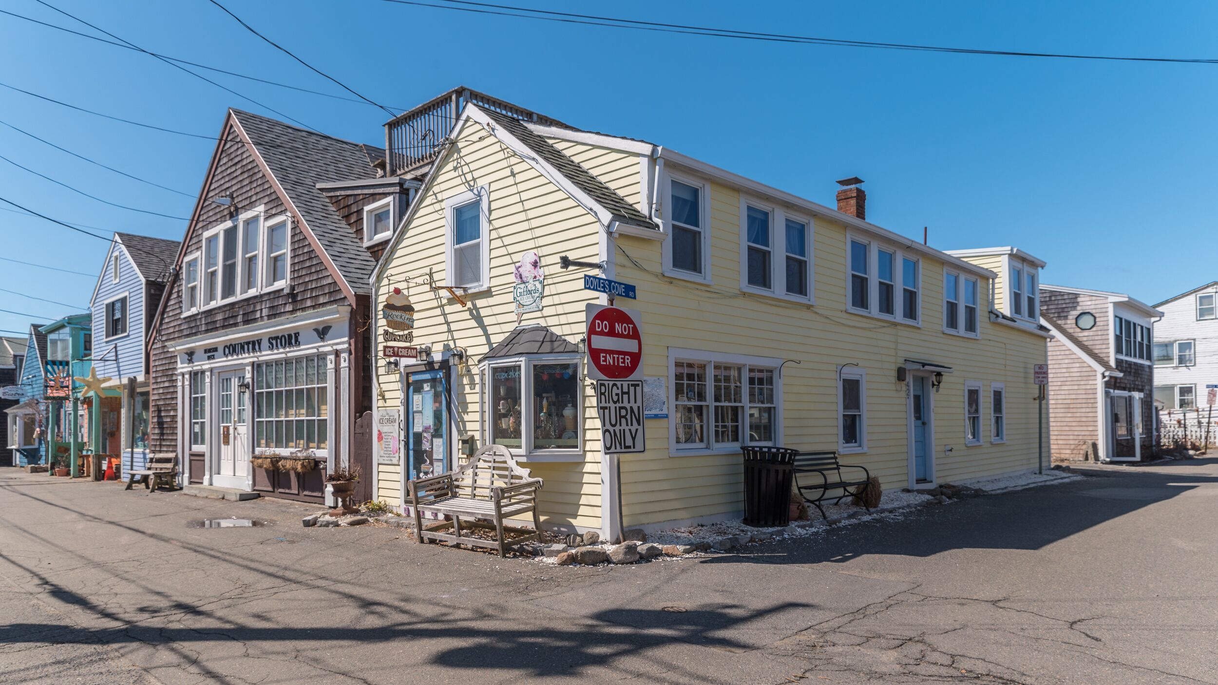 Charming 3 bdrm Apartment in Heart of Rockport-Bearskin Neck-Walk to Beach -WiFi
