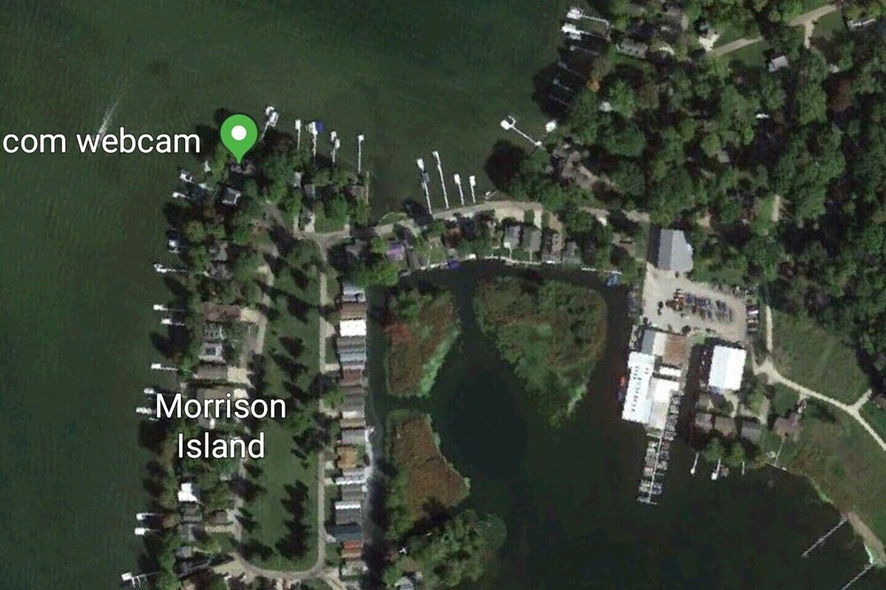 Lake Wawasee- Morrison Island. Updated 2 Bed, 1Bath Cute Cottage on the water