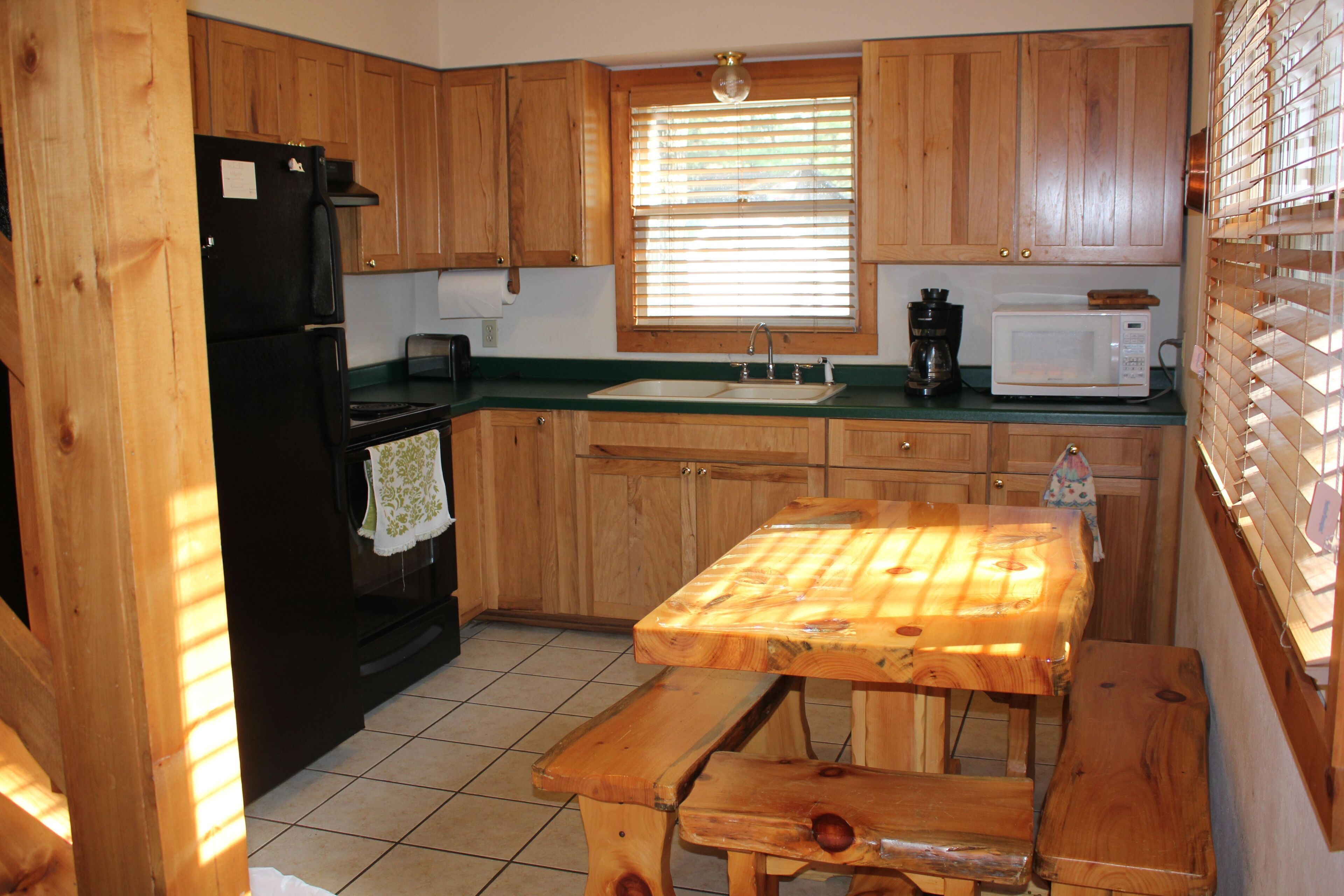 Pine Bay Lodge-on Lake Delton-in the Heart of the Dells